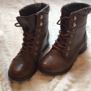 Ankle boots. Size 5.5